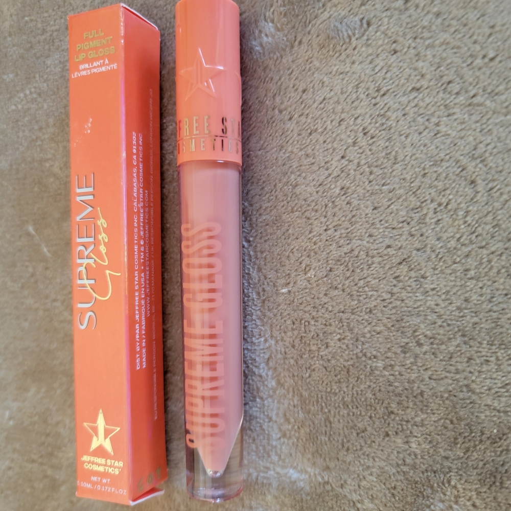 Vibrant Pale Orange Lip Gloss - Picture 6 of 8